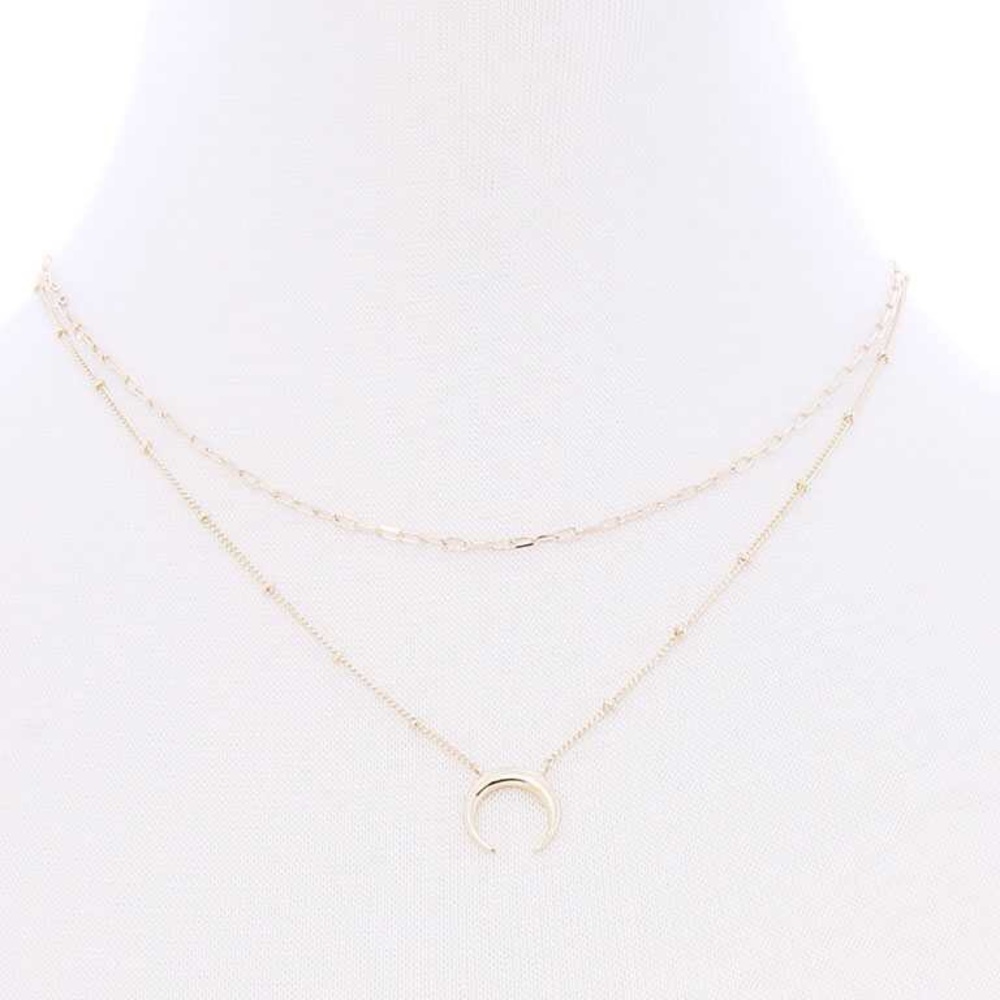 NEW✨Layered crescent charm necklace✨